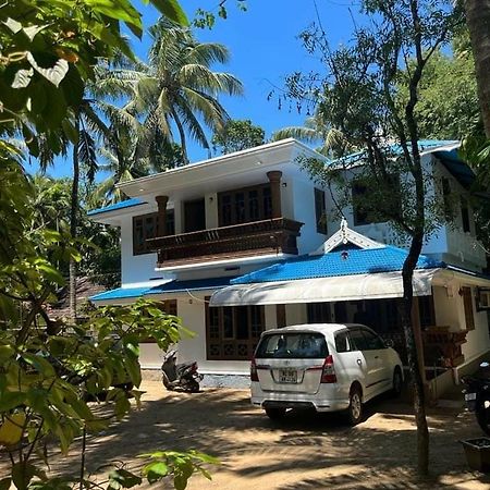 Vyshnavi Home Stay Thanniyam Exteriör bild